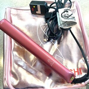 BRAND NEW Chi Limited Edition Breast Cancer Awareness Flat Iron